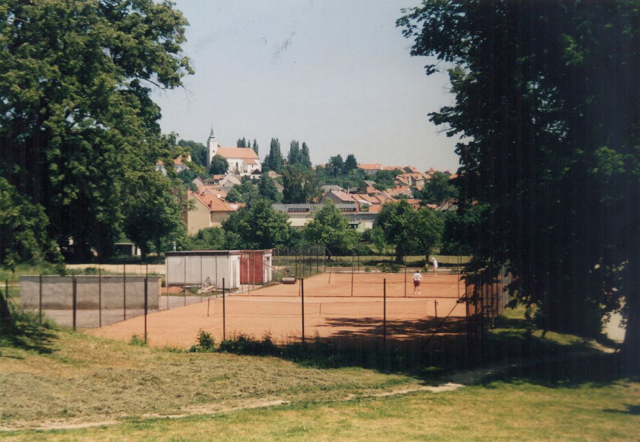 Kurty Jedovnice -historie l